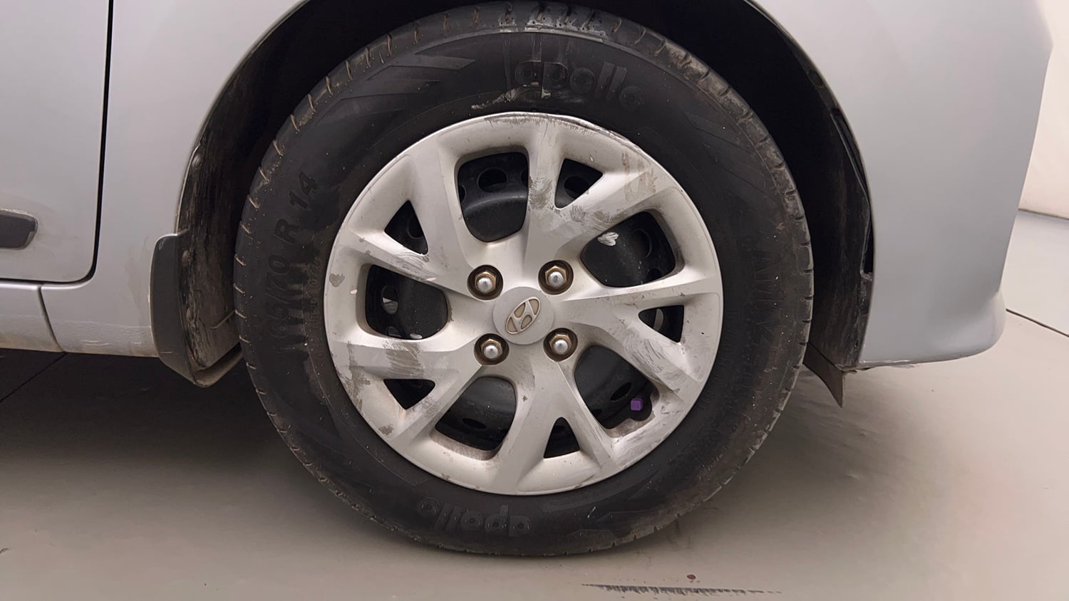 Used 2019 Hyundai Grand i10 Sportz 1.2 Kappa VTVT Petrol Manual tyres RIGHT FRONT TYRE RIM VIEW