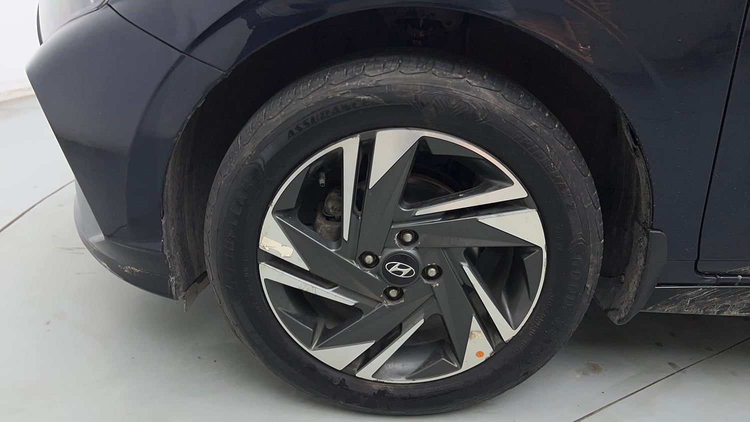 Used 2021 Hyundai New i20 Asta (O) 1.0 Turbo DCT Petrol Automatic tyres LEFT FRONT TYRE RIM VIEW
