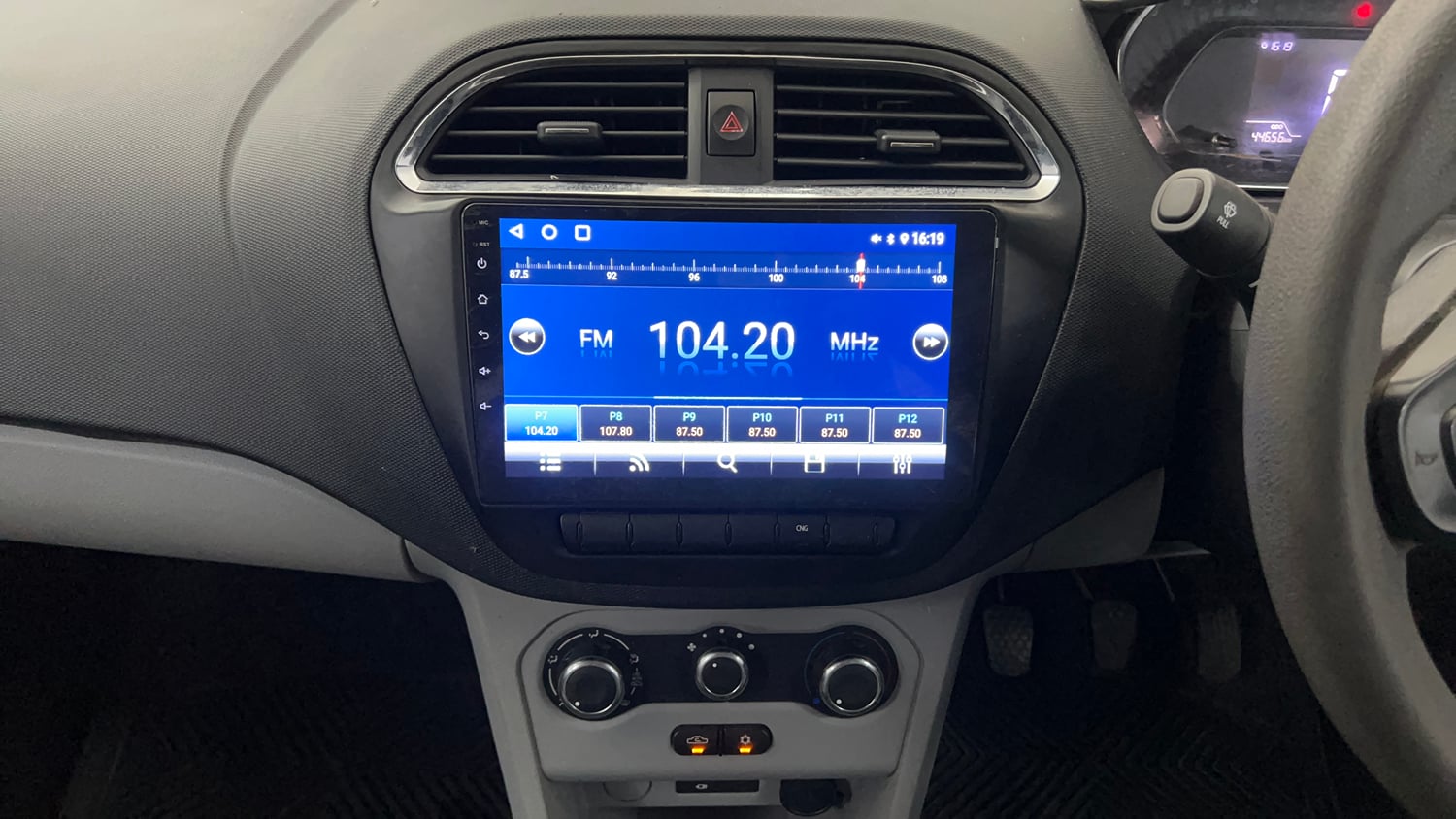 Used 2023 Tata Tiago XT CNG Cng Manual interior MUSIC SYSTEM & AC CONTROL VIEW