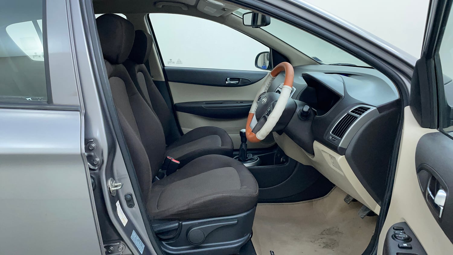 Used 2012 Hyundai i20 Asta 1.2 Petrol Manual interior RIGHT SIDE FRONT DOOR CABIN VIEW
