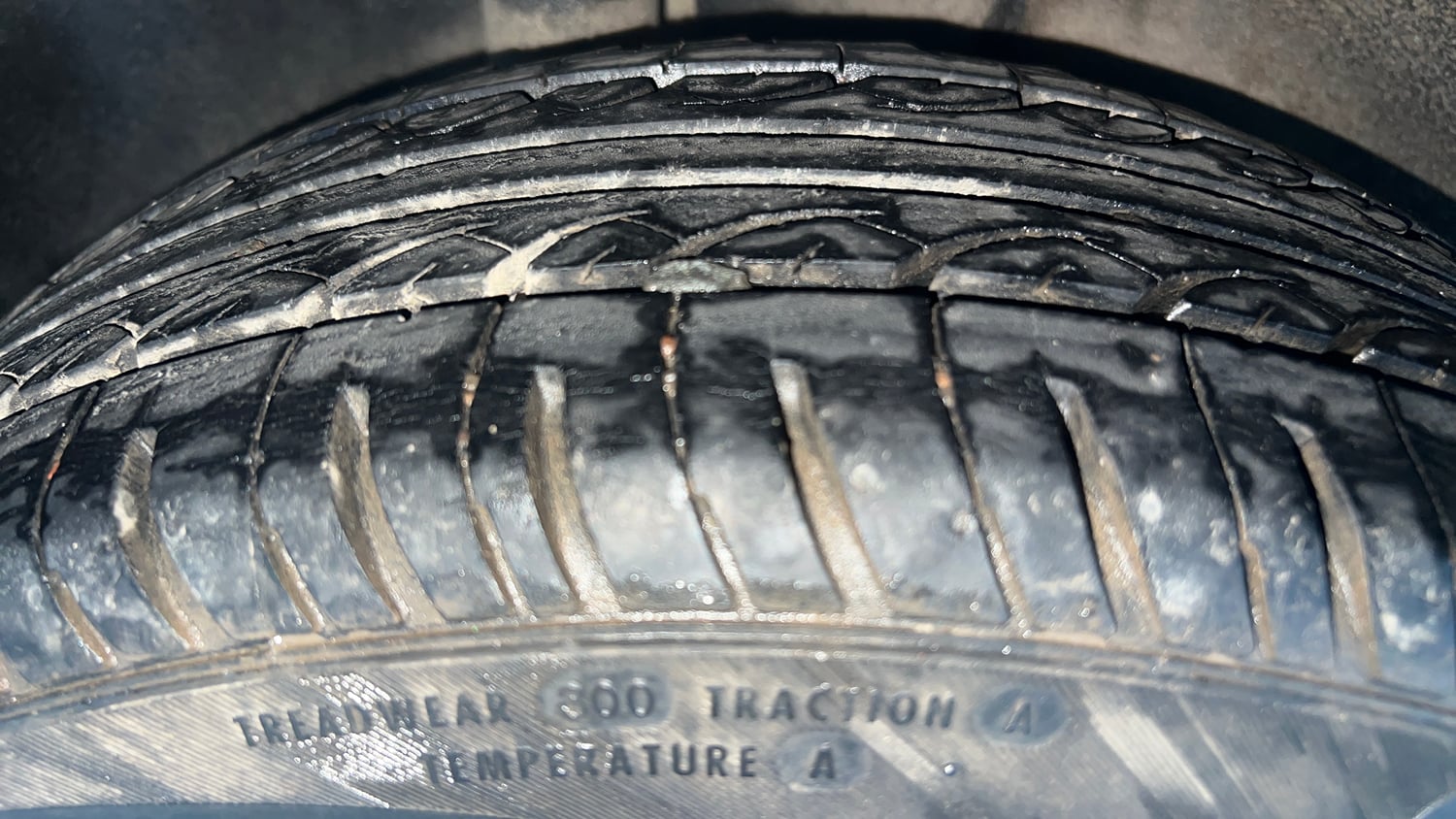 Used 2012 Ford Figo Duratec Petrol ZXI 1.2 Petrol Manual tyres RIGHT REAR TYRE TREAD VIEW