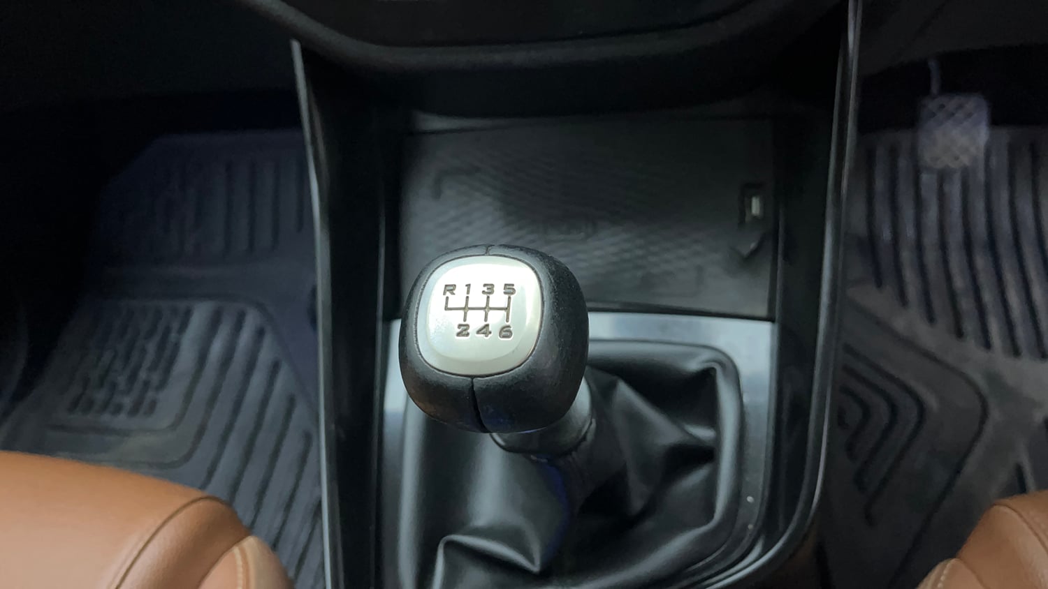 Used 2022 MG Motors Hector Plus Sharp 2.0 Diesel Turbo MT 6-STR Diesel Manual interior GEAR  KNOB VIEW