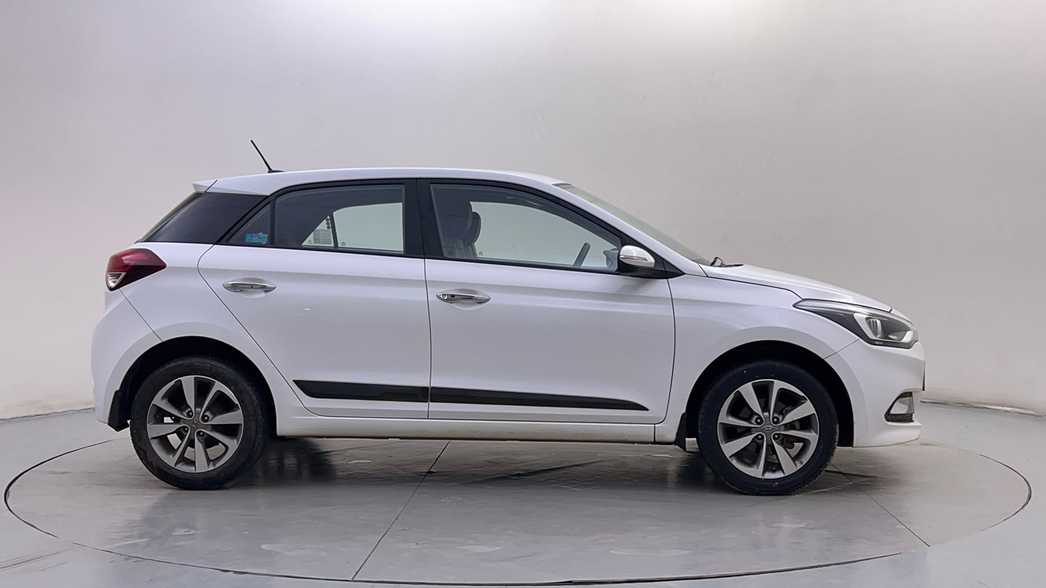 Used 2017 Hyundai Elite i20 Asta 1.2 (O) Petrol Manual exterior RIGHT SIDE VIEW