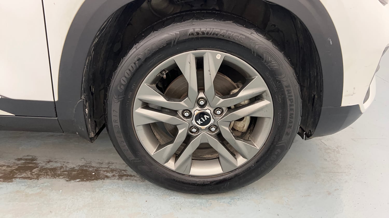 Used 2020 Kia Seltos HTX 1.5 Petrol Manual tyres RIGHT FRONT TYRE RIM VIEW