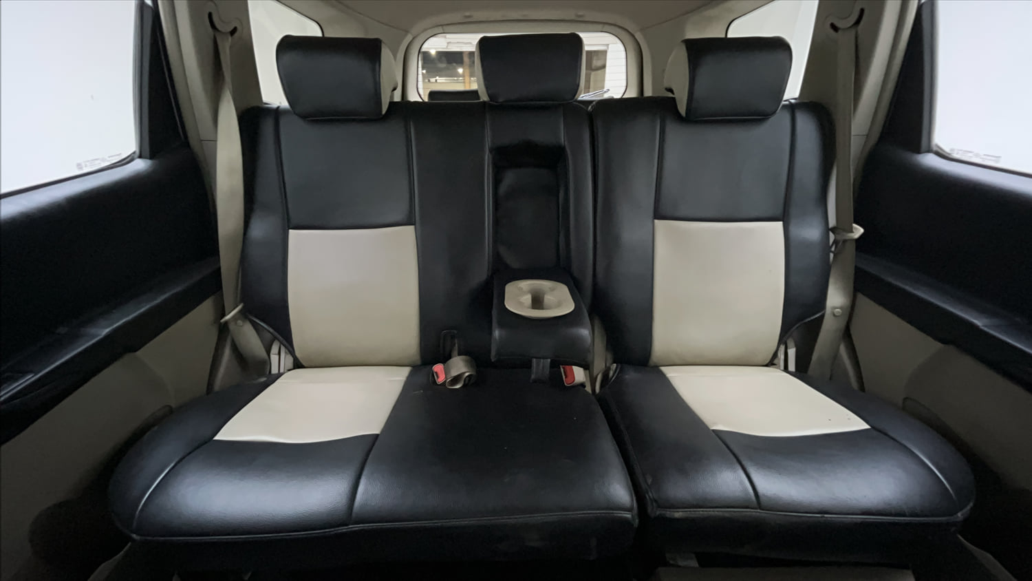 Used 2017 Mahindra XUV500 W4 Diesel Manual interior REAR SEAT CONDITION VIEW
