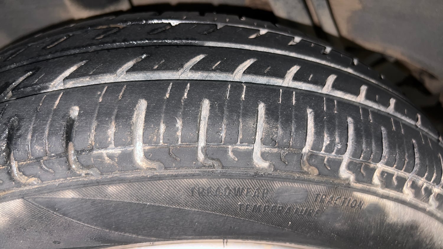 Used 2018 Renault Kwid 1.0 RXT AMT Opt Petrol Automatic tyres RIGHT REAR TYRE TREAD VIEW