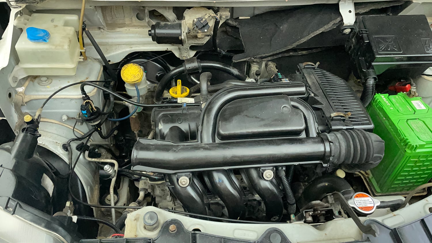Used 2016 Renault Kwid RXT Petrol Manual engine ENGINE RIGHT SIDE VIEW