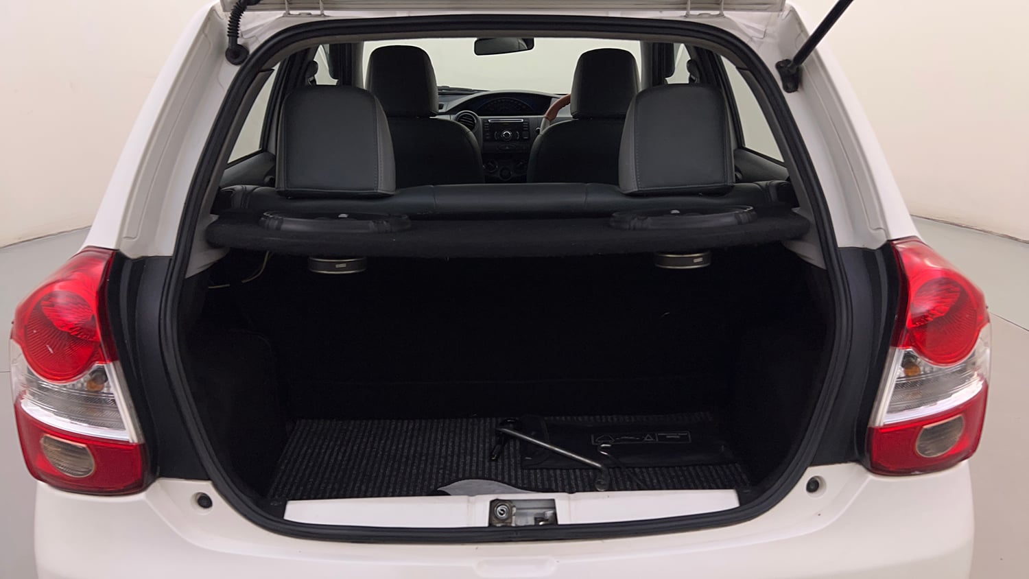 Used 2013 Toyota Etios Liva G Petrol Manual interior DICKY INSIDE VIEW