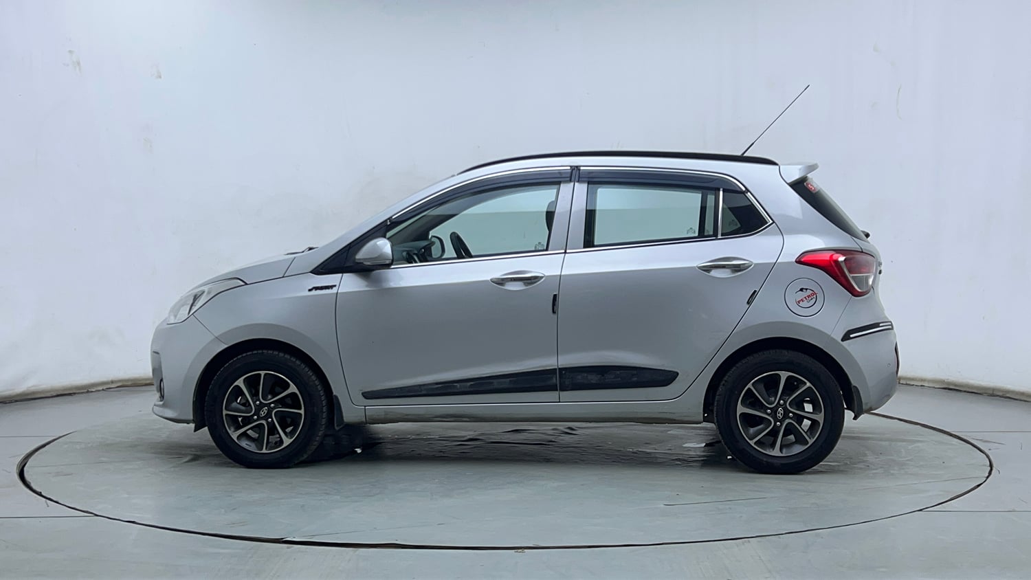 Used 2018 Hyundai Grand i10 Asta 1.2 Kappa VTVT Petrol Manual exterior LEFT SIDE VIEW