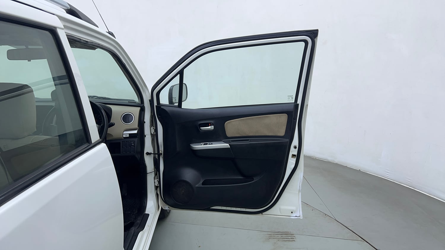 Used 2018 Maruti Suzuki Wagon R LXI Petrol Manual interior RIGHT FRONT DOOR OPEN VIEW