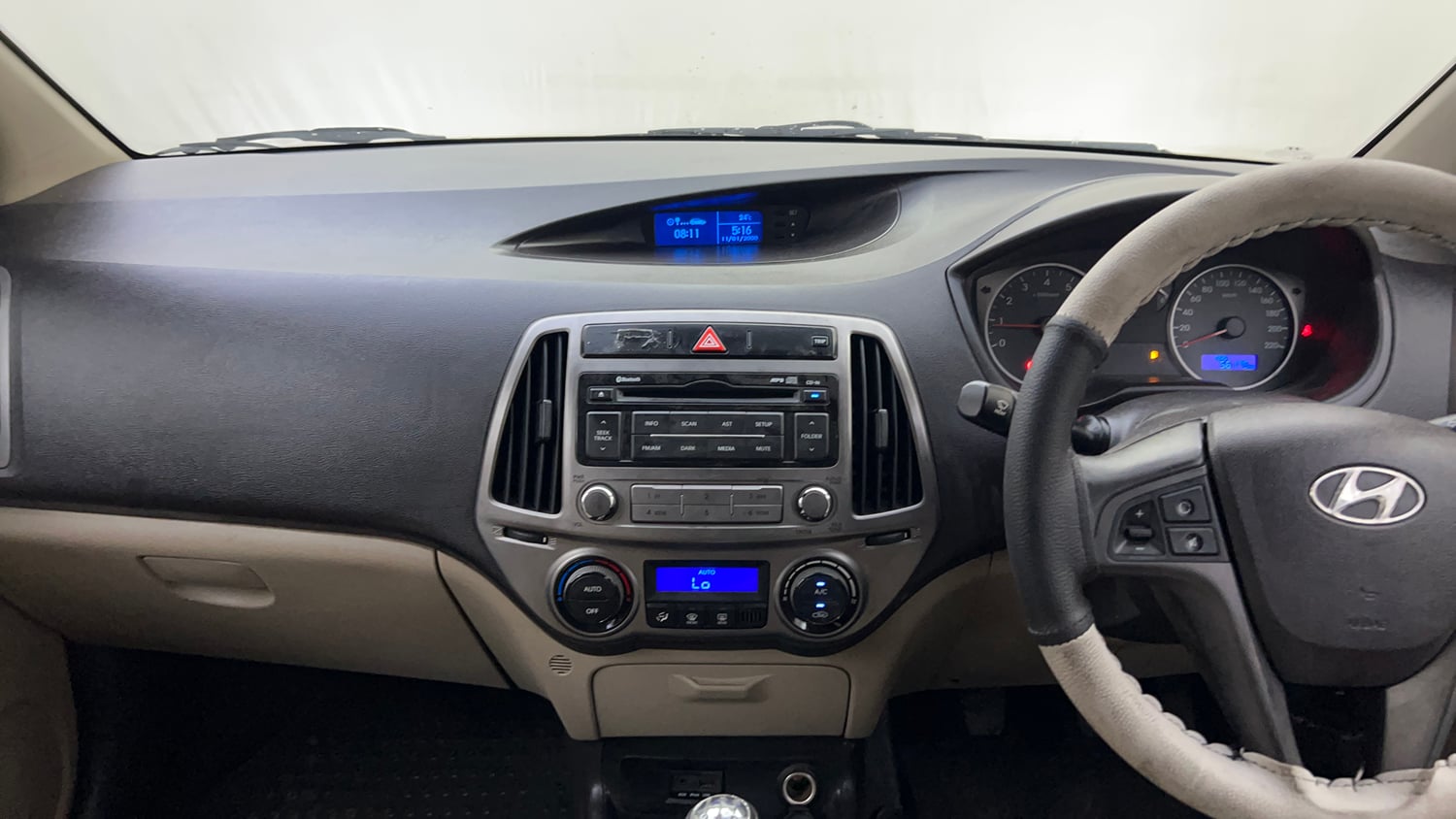 Used 2012 Hyundai i20 Sportz 1.2 Petrol Manual interior MUSIC SYSTEM & AC CONTROL VIEW