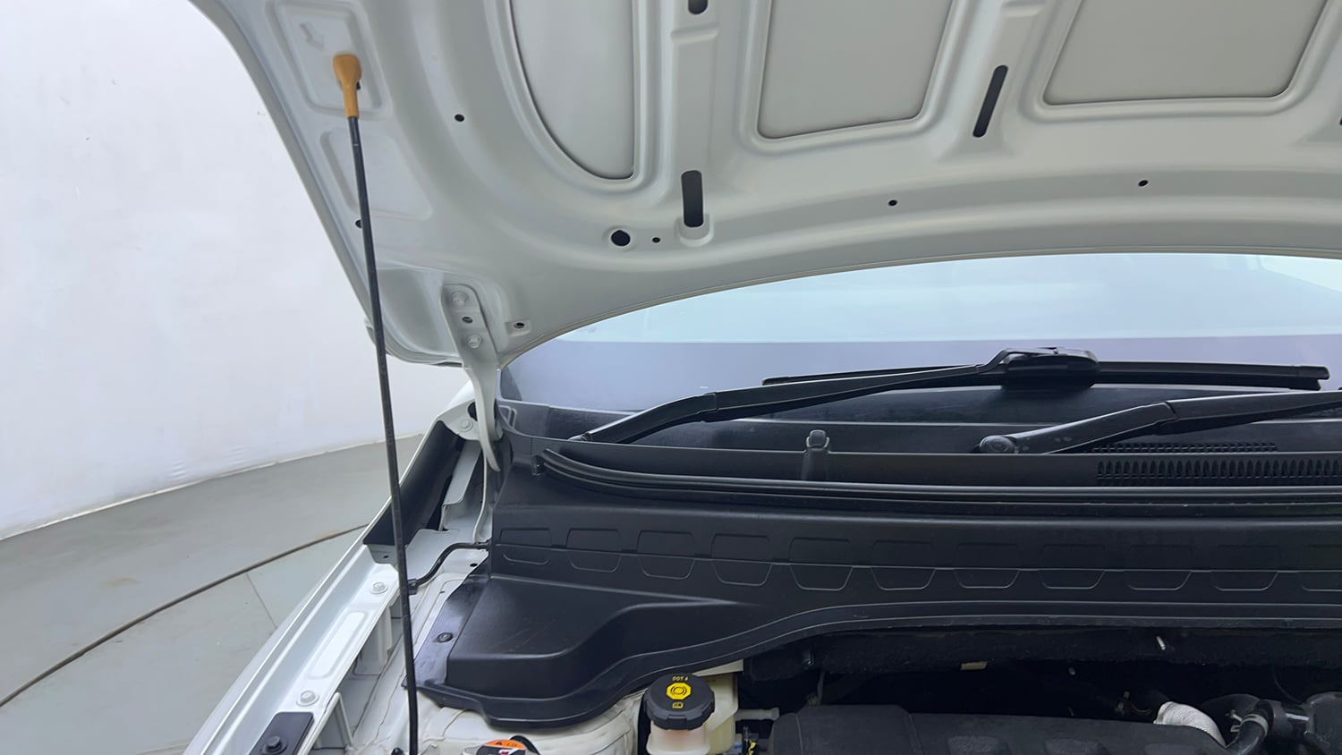 Used 2022 Kia Sonet GTX Plus 1.0 iMT Petrol Manual engine ENGINE RIGHT SIDE HINGE & APRON VIEW