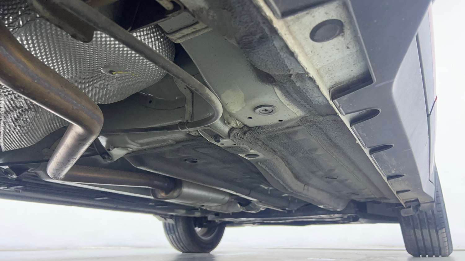 Used 2022 Kia Sonet GTX Plus 1.0 iMT Petrol Manual extra REAR RIGHT UNDERBODY VIEW
