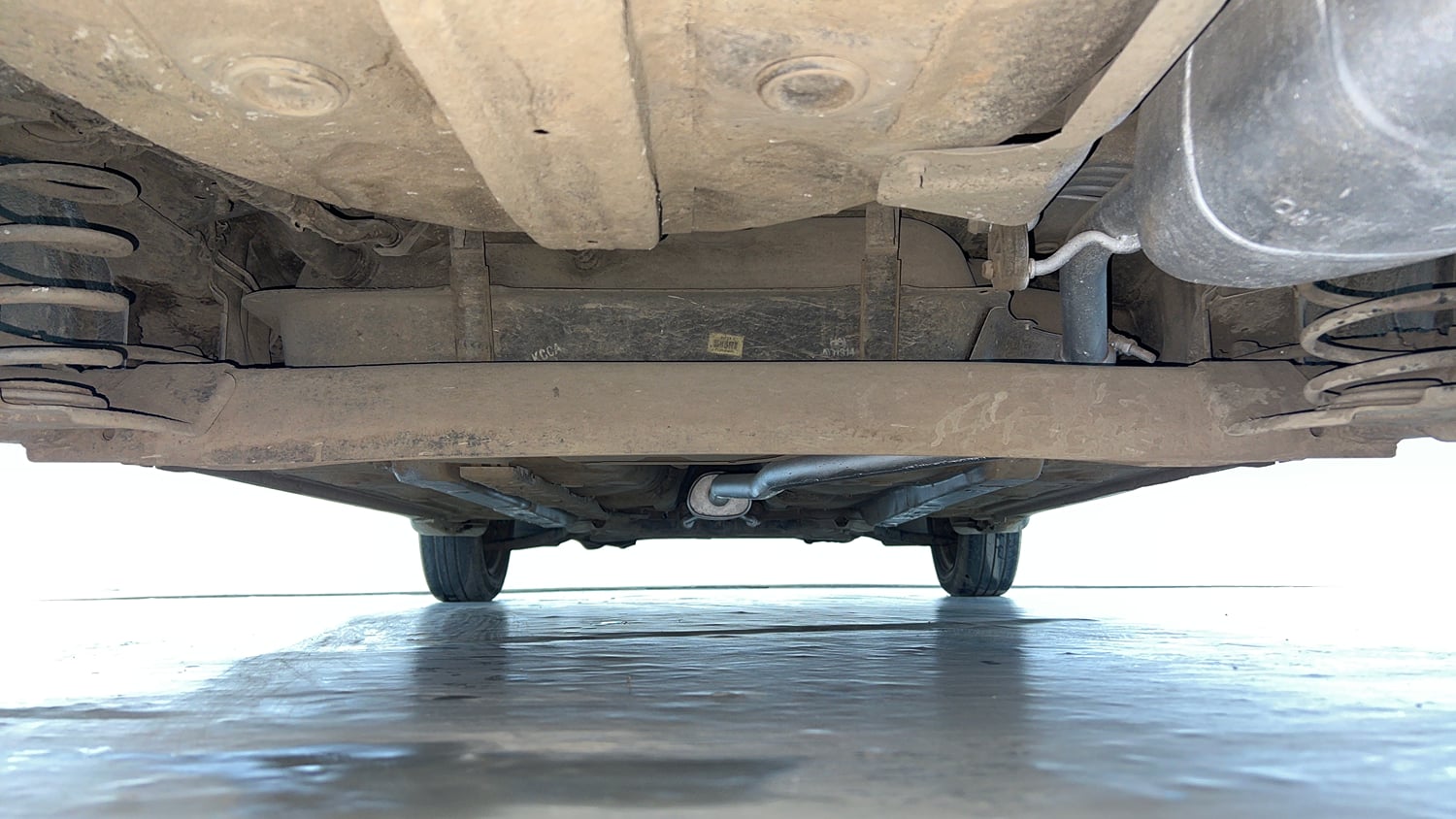 Used 2015 Hyundai Xcent S 1.2 Petrol Manual extra REAR UNDERBODY VIEW (TAKEN FROM REAR)
