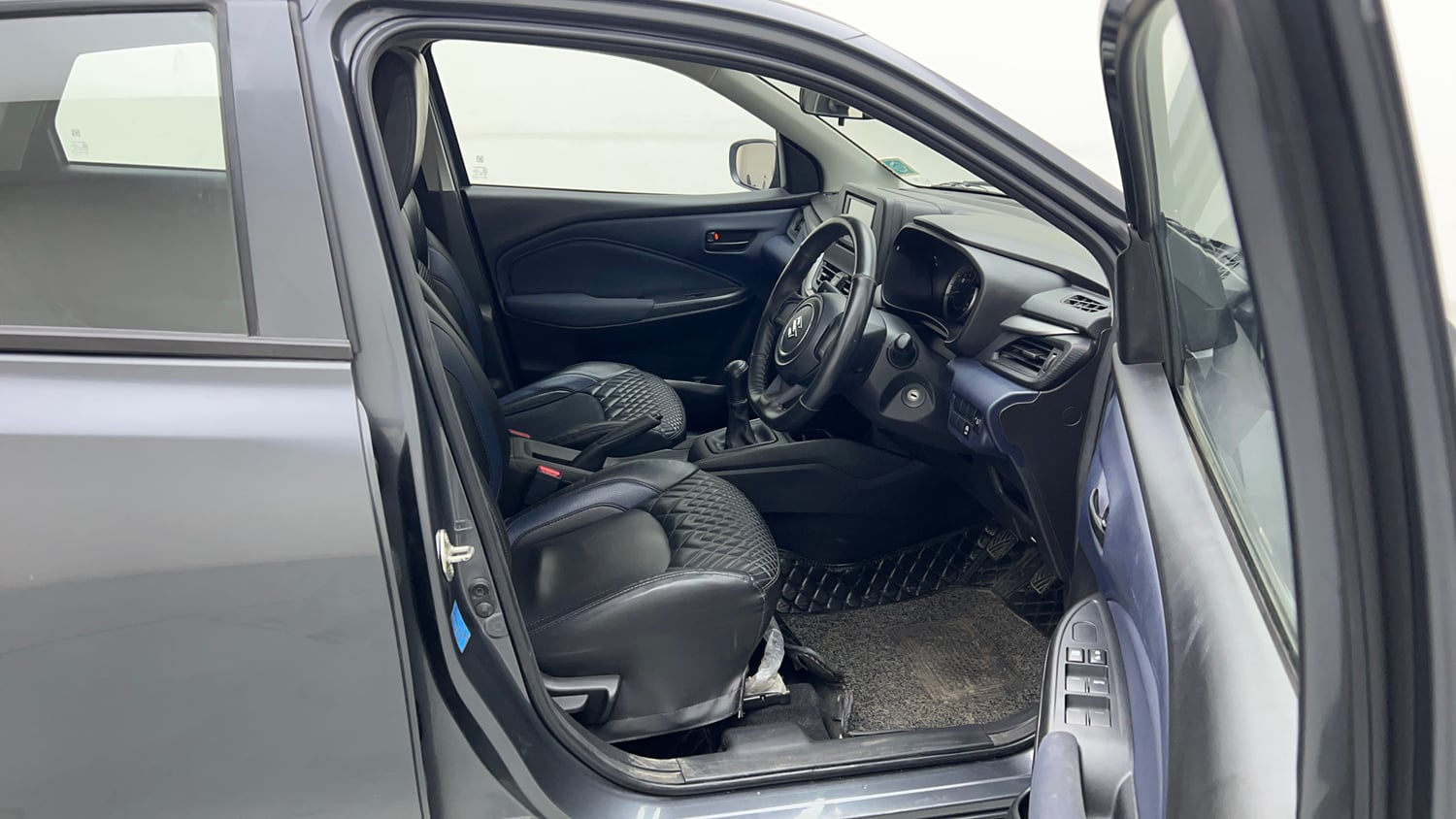 Used 2022 Maruti Suzuki Baleno Sigma MT Petrol Manual interior RIGHT SIDE FRONT DOOR CABIN VIEW
