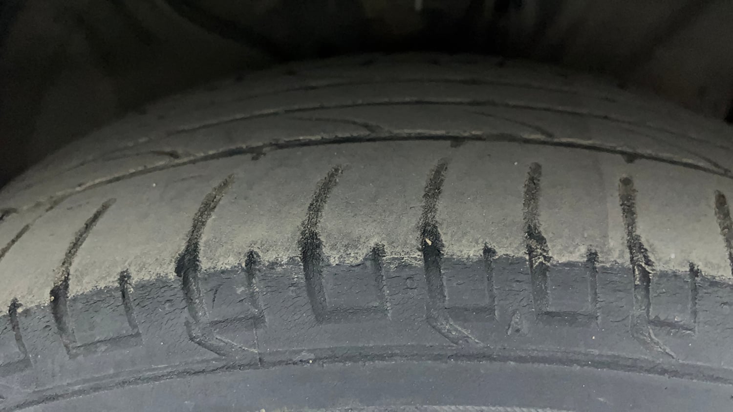Used 2018 Hyundai Creta SX 1.6 CRDI (O) Diesel Manual tyres RIGHT FRONT TYRE TREAD VIEW
