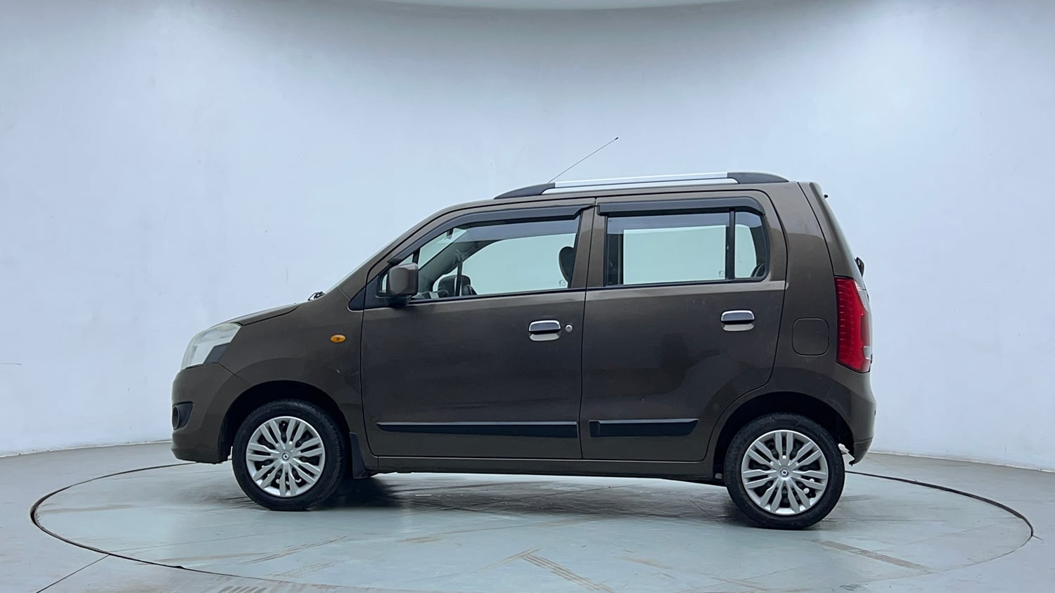 Used 2014 Maruti Suzuki Wagon R VXI Petrol Manual exterior LEFT SIDE VIEW