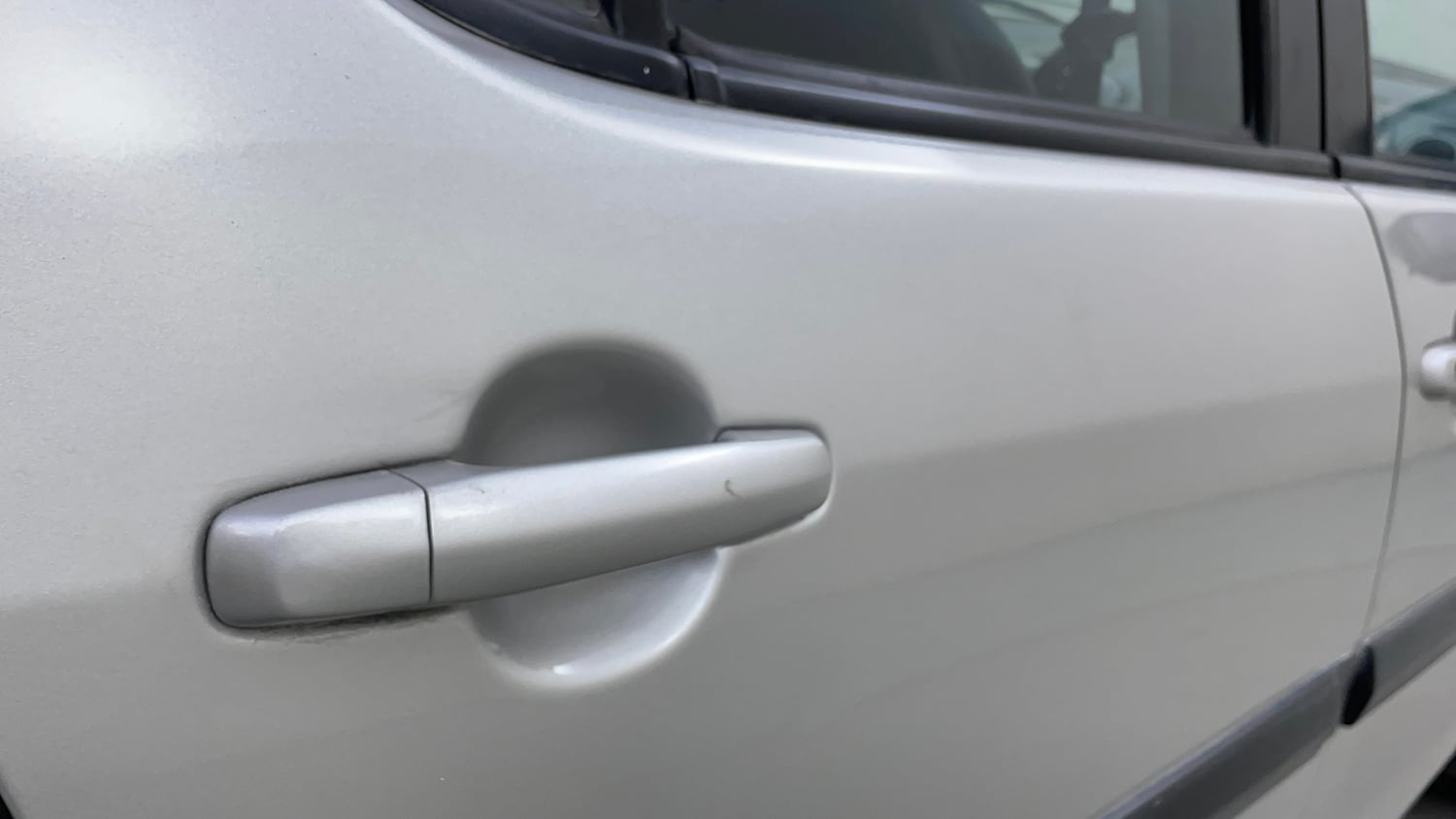 Used 2015 Maruti Suzuki Ritz Zxi BS-IV Petrol Manual dents MINOR SCRATCH