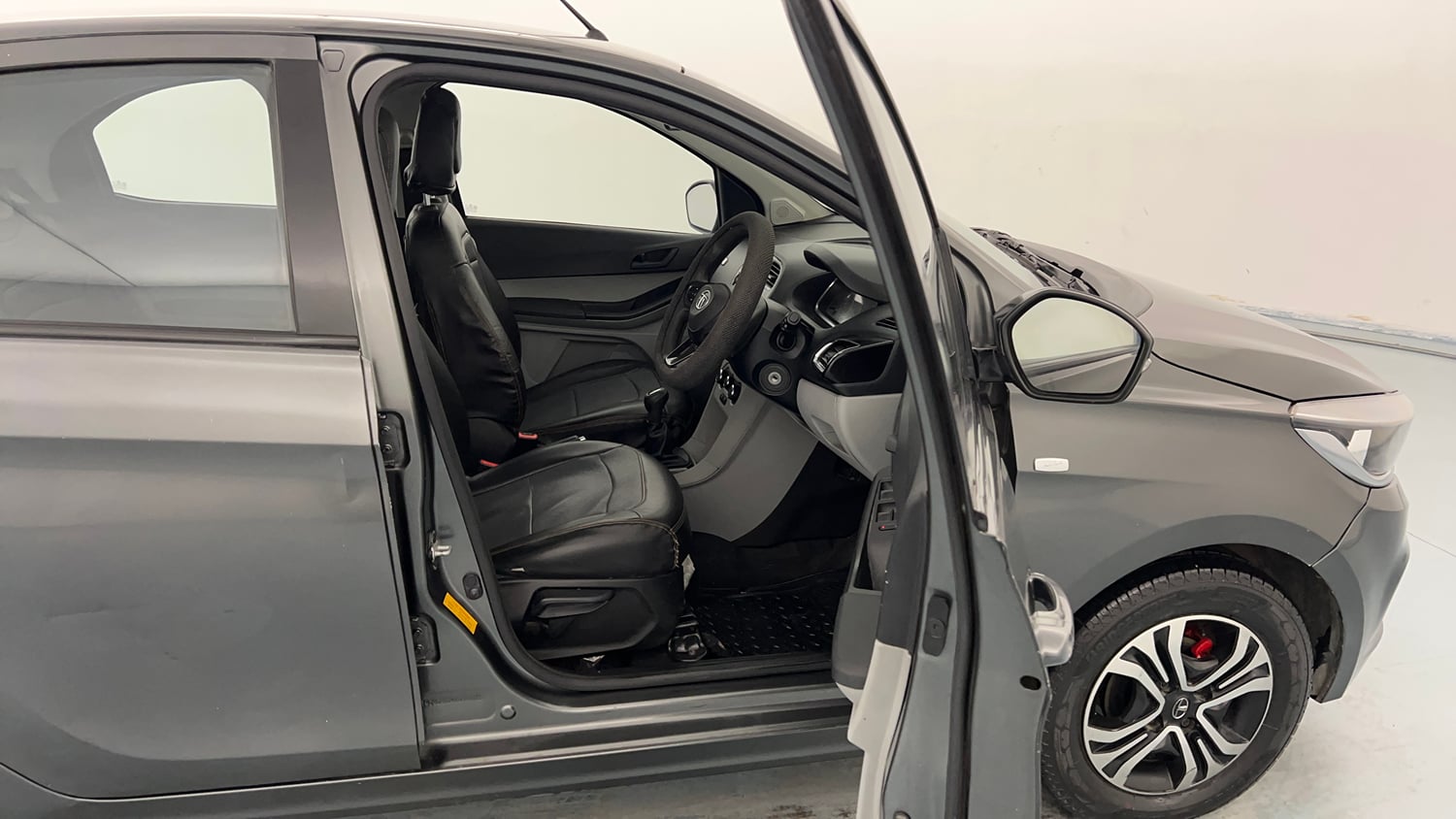 Used 2021 Tata Tiago XZ Petrol Manual interior RIGHT SIDE FRONT DOOR CABIN VIEW
