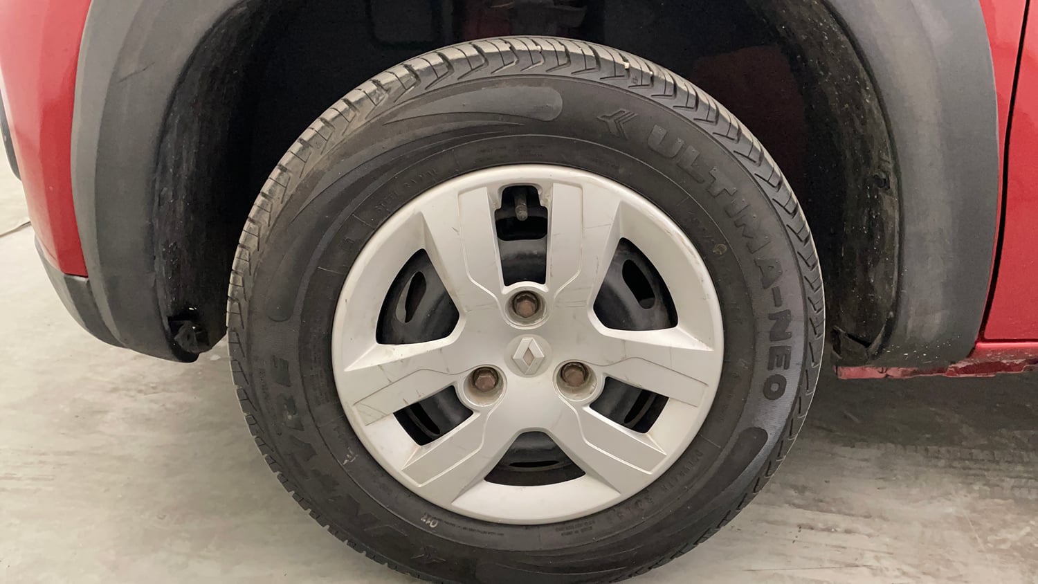 Used 2016 Renault Kwid RXT Petrol Manual tyres LEFT FRONT TYRE RIM VIEW