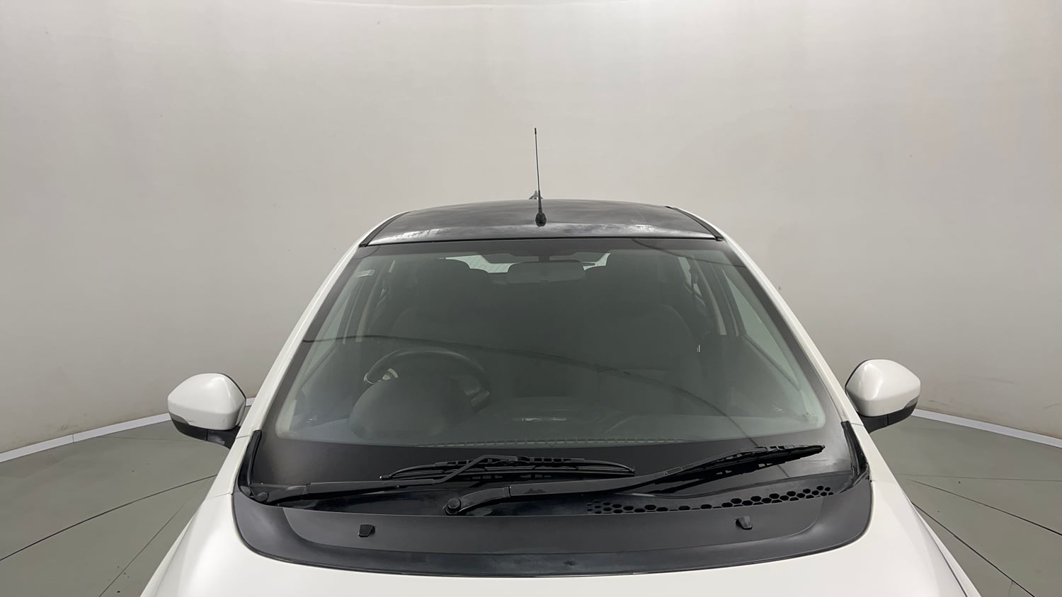Used 2019 Tata Tiago Revotron XZ Plus Dual Tone Petrol Manual exterior FRONT WINDSHIELD VIEW
