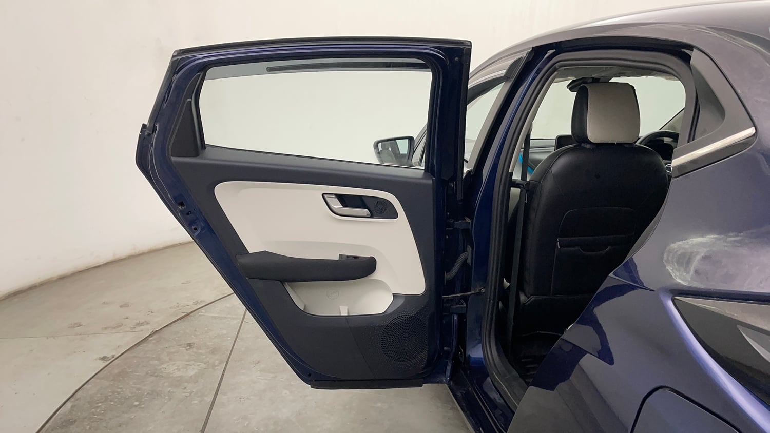 Used 2023 Tata Altroz XZ Plus (S) Petrol Manual interior LEFT REAR DOOR OPEN VIEW