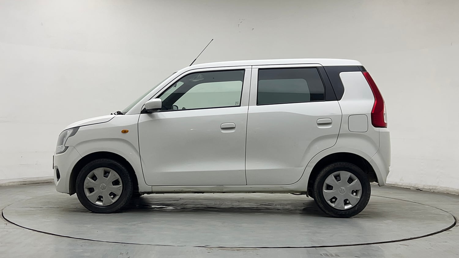 Used 2022 Maruti Suzuki Wagon R VXI 1.0 Petrol Manual exterior LEFT SIDE VIEW