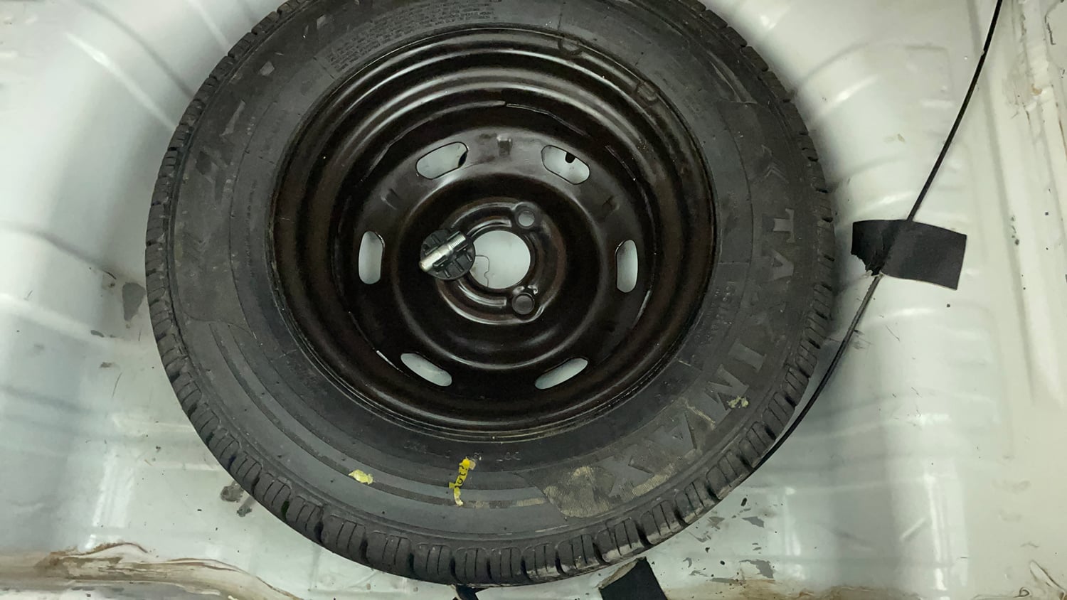 Used 2016 Renault Kwid RXT Petrol Manual tyres SPARE TYRE VIEW