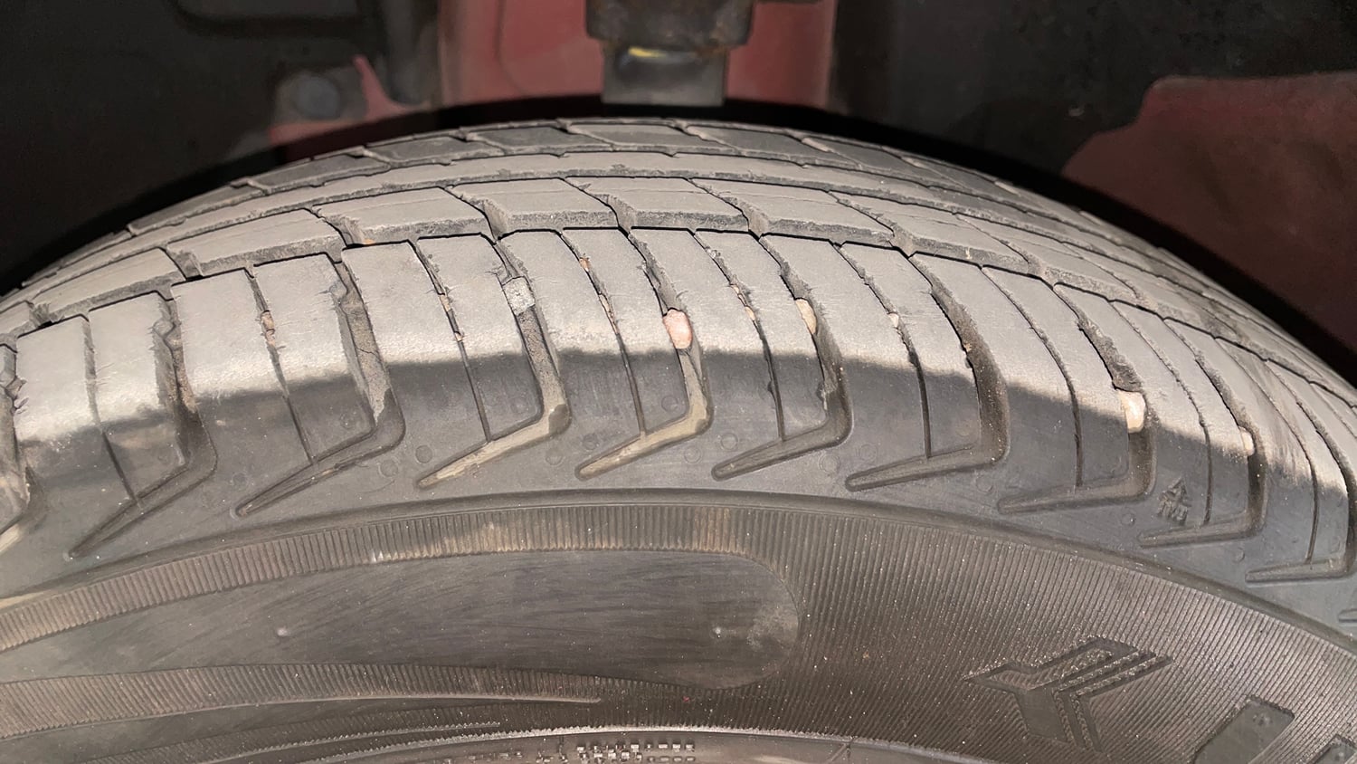 Used 2016 Renault Kwid RXT Petrol Manual tyres LEFT FRONT TYRE TREAD VIEW