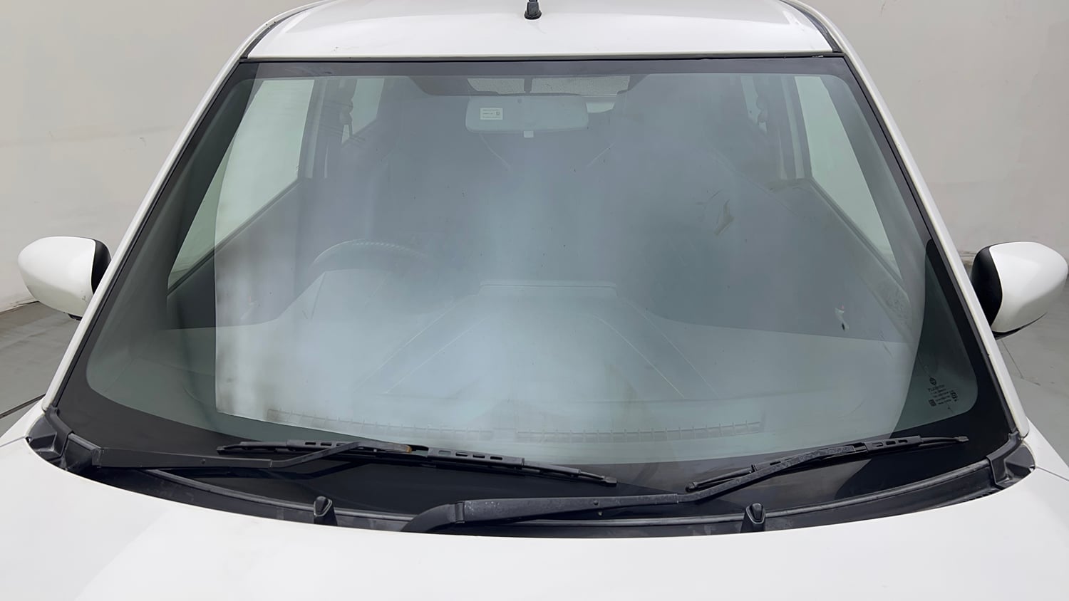 Used 2022 Maruti Suzuki Wagon R VXI 1.0 Petrol Manual exterior FRONT WINDSHIELD VIEW
