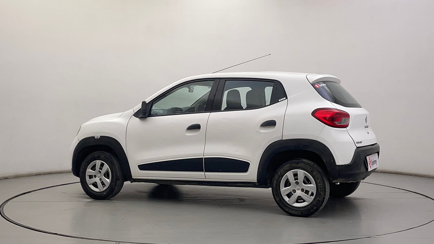Used 2016 Renault Kwid RXT Petrol Manual exterior LEFT REAR CORNER VIEW
