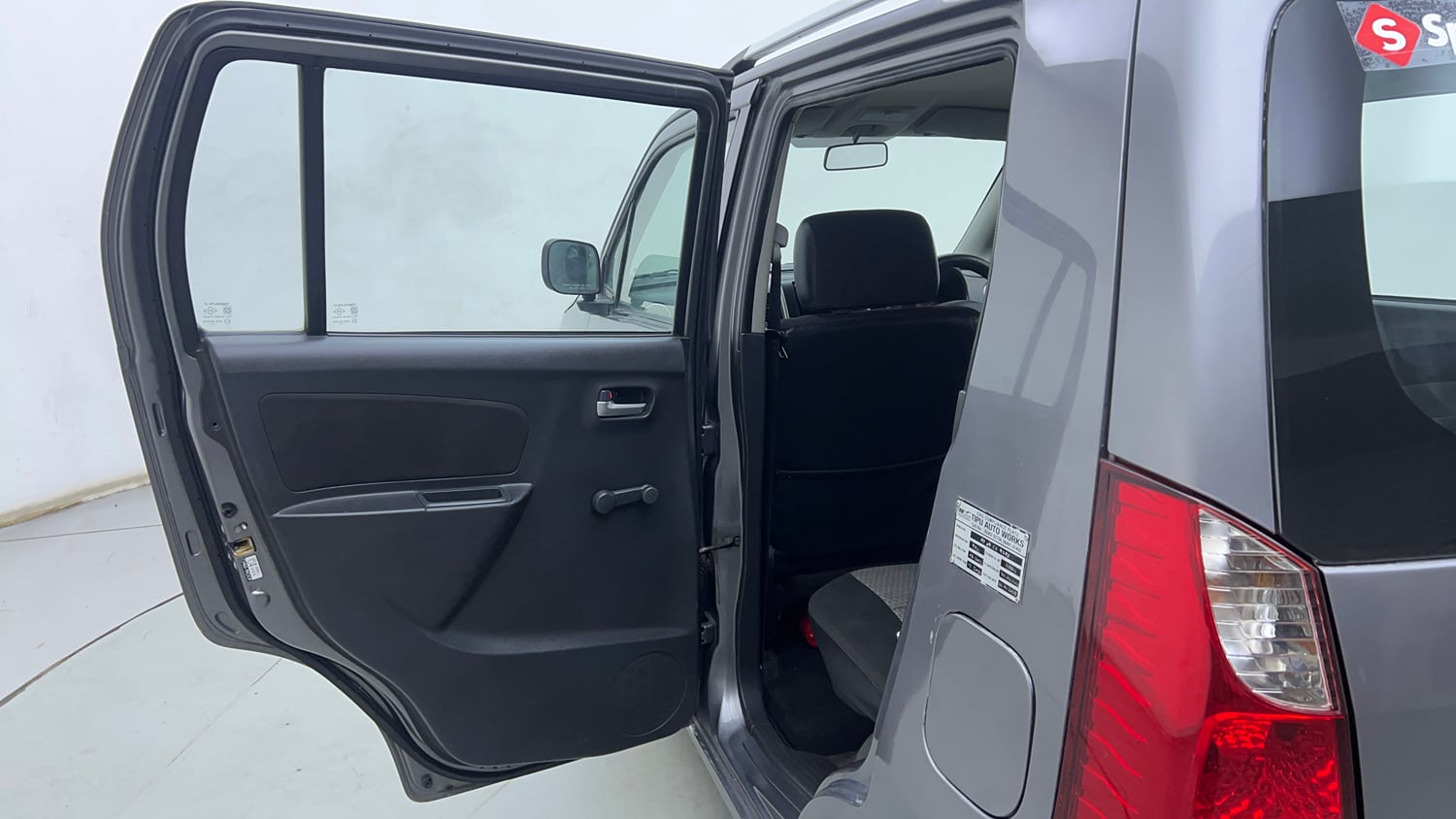Used 2012 Maruti Suzuki Wagon R 1.0 LXi CNG Cng Manual interior LEFT REAR DOOR OPEN VIEW