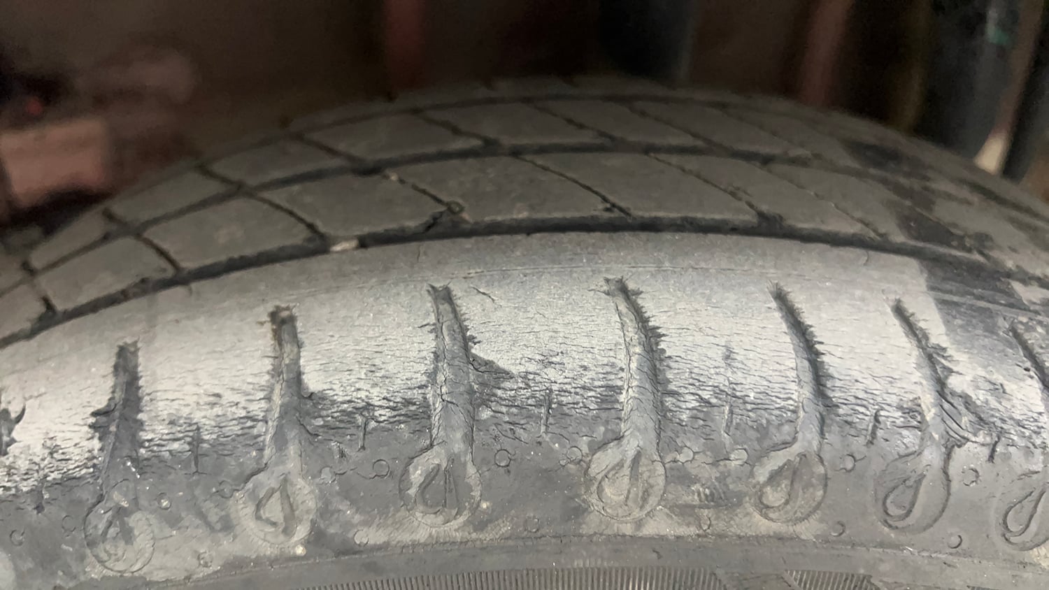 Used 2023 Tata Tiago XT CNG Cng Manual tyres LEFT REAR TYRE TREAD VIEW