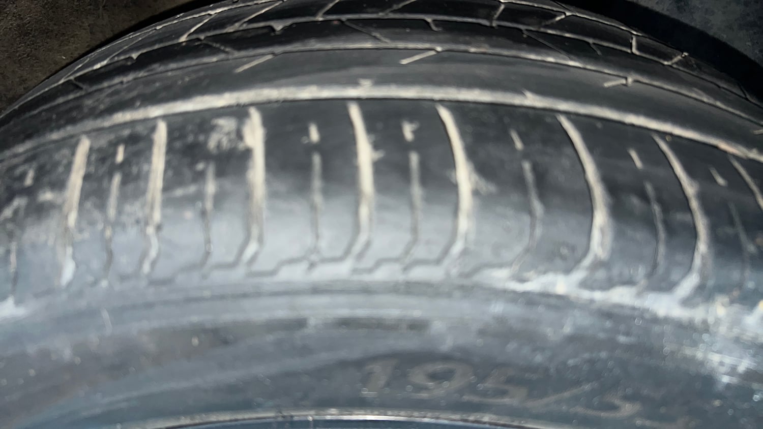 Used 2022 Hyundai i20 N Line N8 1.0 Turbo DCT Petrol Automatic tyres RIGHT FRONT TYRE TREAD VIEW