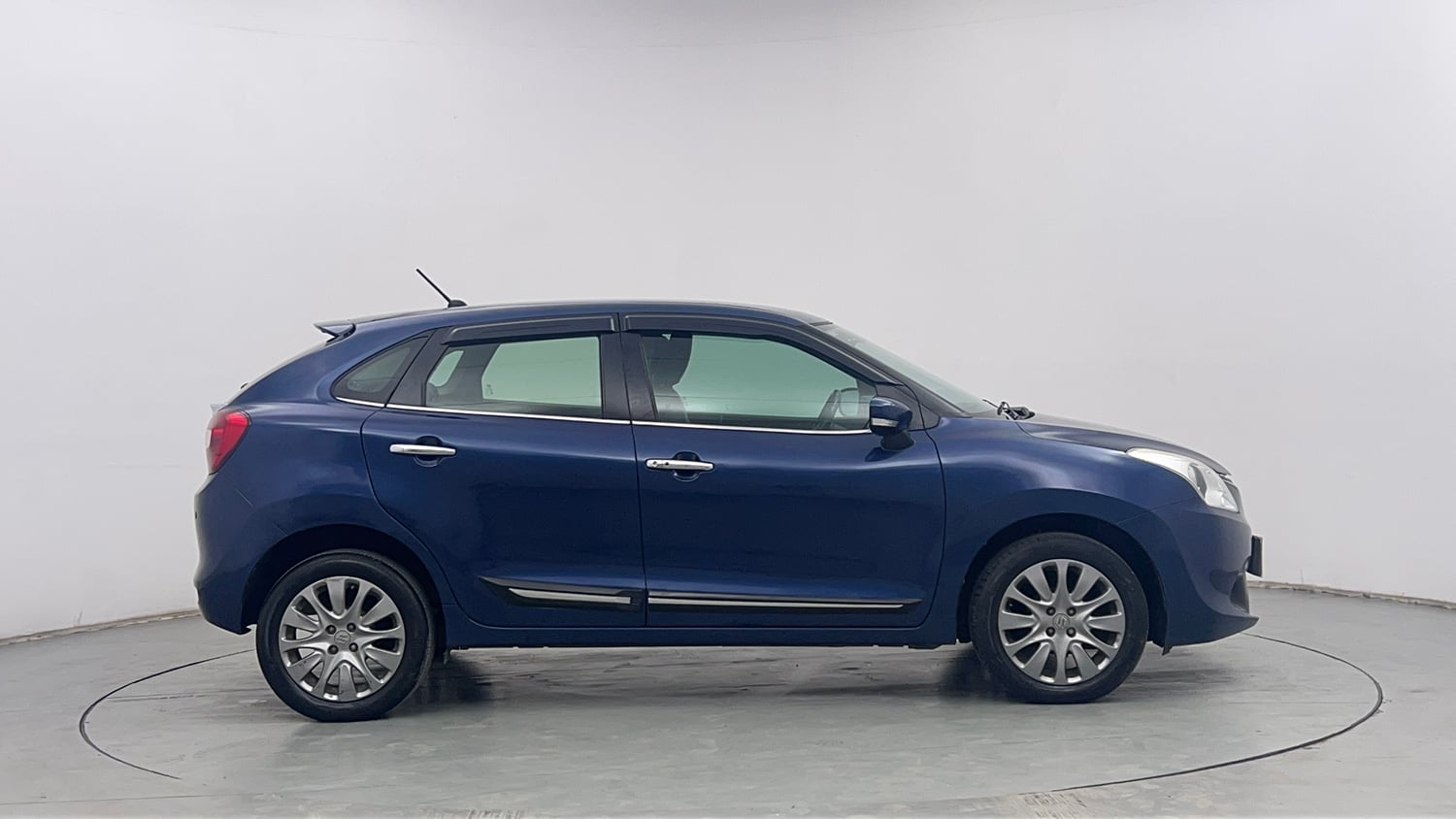 Used 2018 Maruti Suzuki Baleno Zeta 1.2 Petrol Manual exterior RIGHT SIDE VIEW