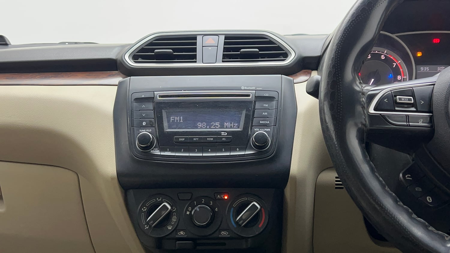 Used 2018 Maruti Suzuki Dzire VXi AMT Petrol Automatic interior MUSIC SYSTEM & AC CONTROL VIEW