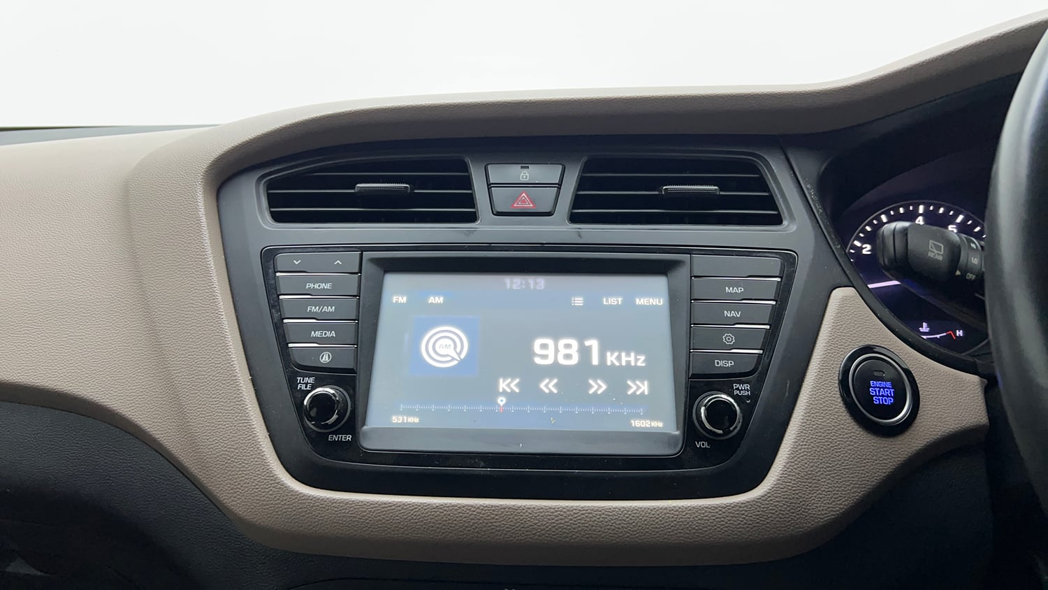 Used 2017 Hyundai Elite i20 Asta 1.2 (O) Petrol Manual top_features Touch screen infotainment system