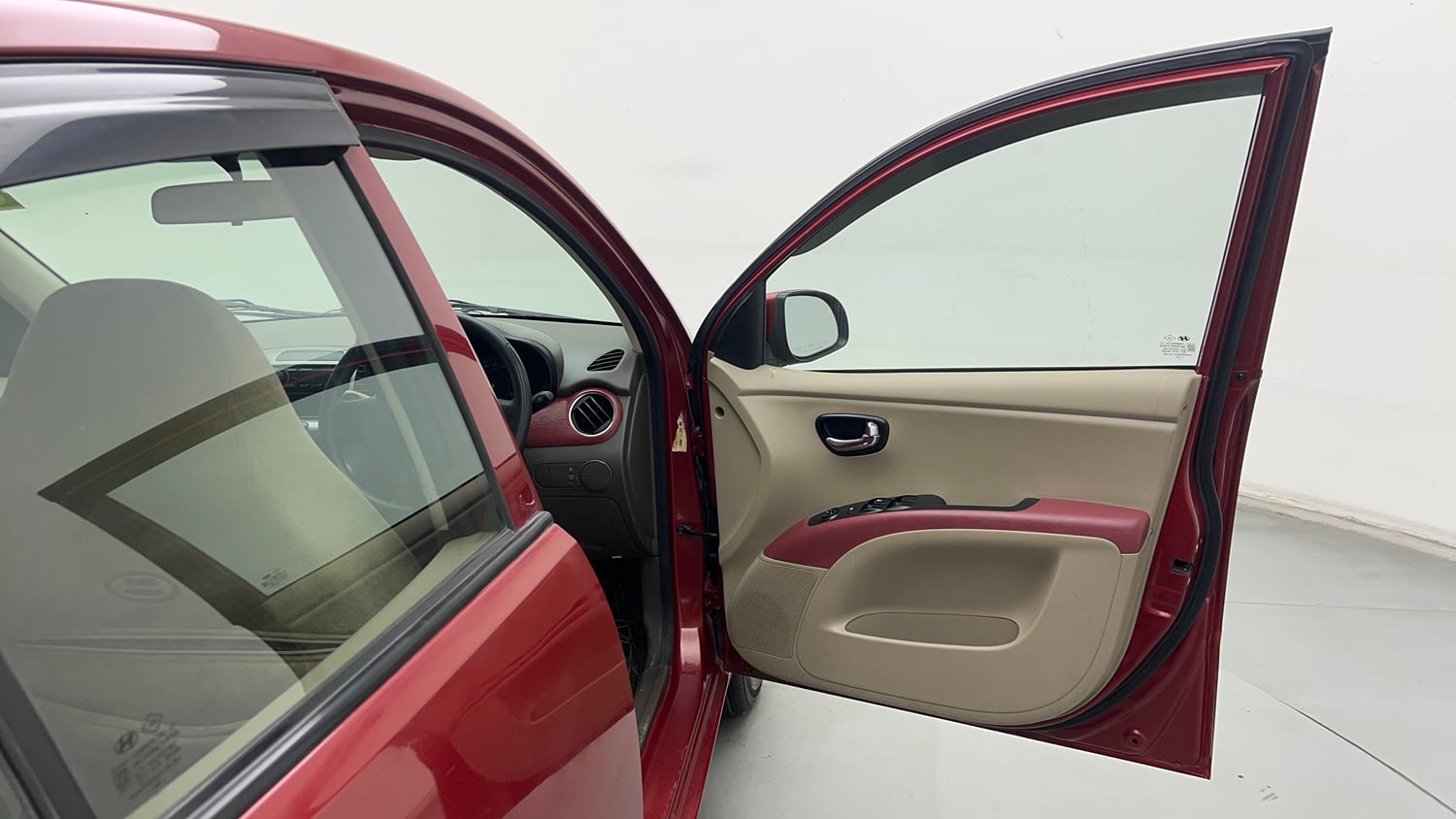 Used 2013 Hyundai i10 Magna 1.2 Kappa2 Petrol Manual interior RIGHT FRONT DOOR OPEN VIEW