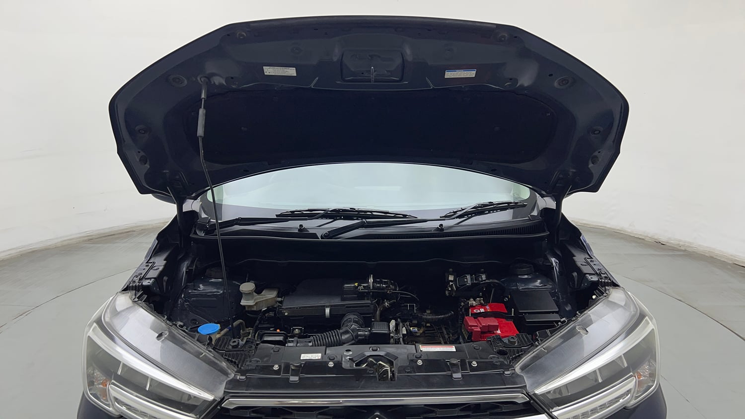 Used 2022 Maruti Suzuki XL6 Zeta MT Petrol Petrol Manual engine ENGINE & BONNET OPEN FRONT VIEW