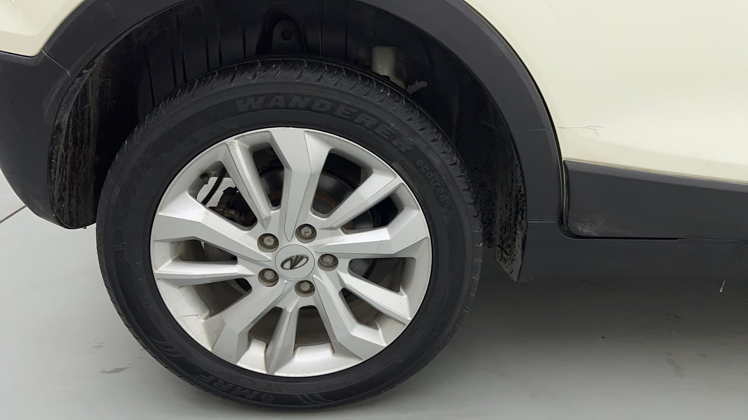 Used 2021 Mahindra XUV 300 W8 1.2 Petrol Petrol Manual tyres RIGHT REAR TYRE RIM VIEW