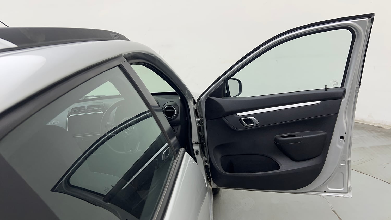 Used 2022 Renault Kwid CLIMBER AMT Petrol Automatic interior RIGHT FRONT DOOR OPEN VIEW