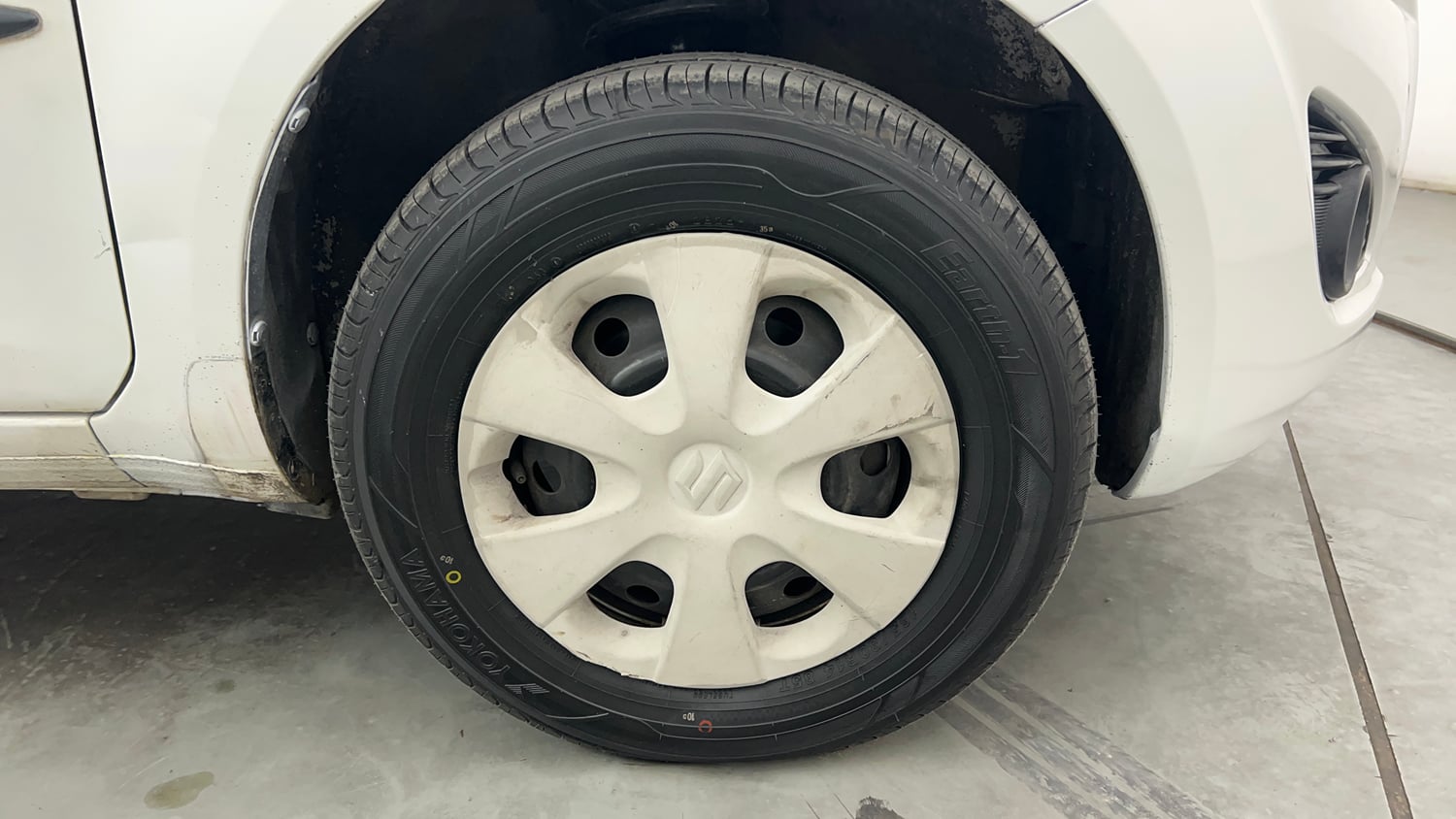 Used 2013 Maruti Suzuki Ritz Vxi BS-IV Petrol Manual tyres RIGHT FRONT TYRE RIM VIEW