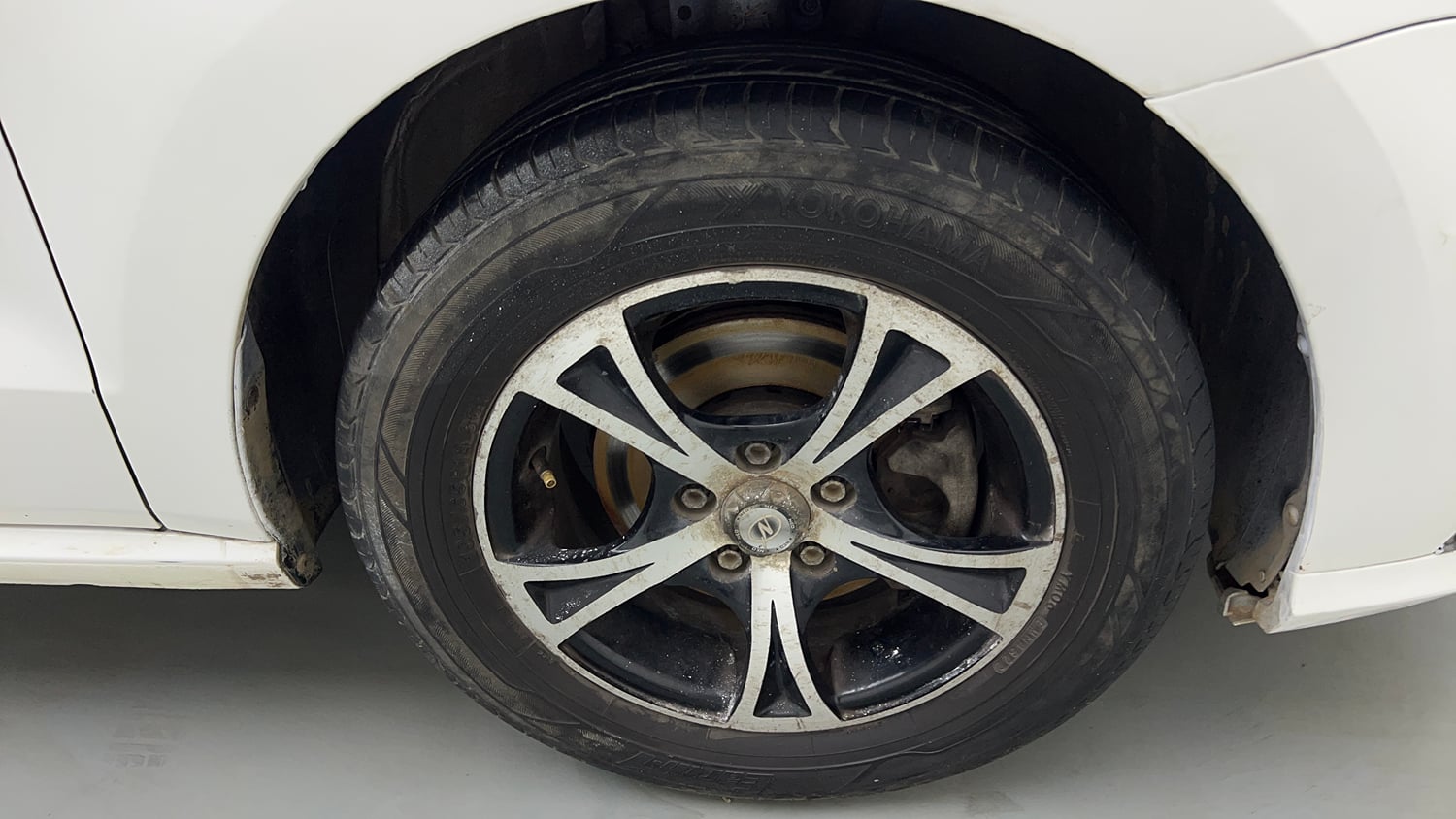 Used 2020 Volkswagen Ameo Trendline 1.0L (P) Petrol Manual tyres RIGHT FRONT TYRE RIM VIEW