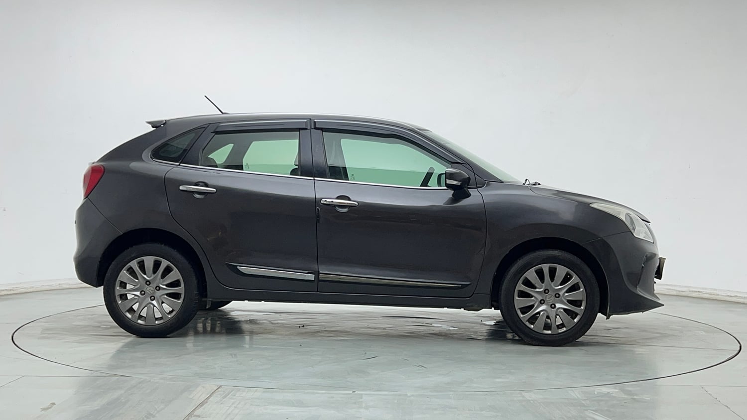 Used 2018 Maruti Suzuki Baleno Zeta 1.2 Petrol Manual exterior RIGHT SIDE VIEW
