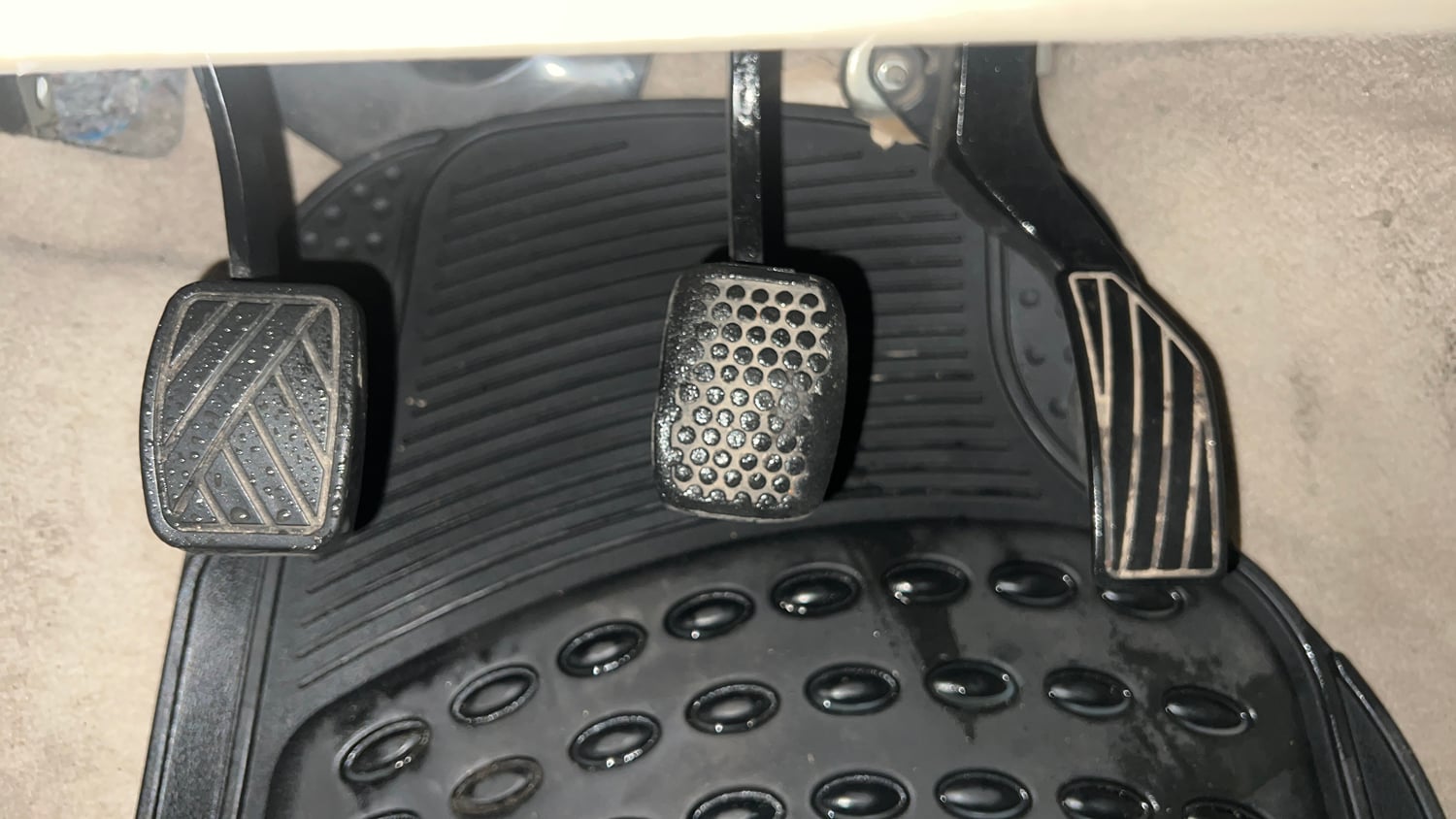 Used 2014 Maruti Suzuki Swift Dzire VDI Diesel Manual interior PEDALS VIEW
