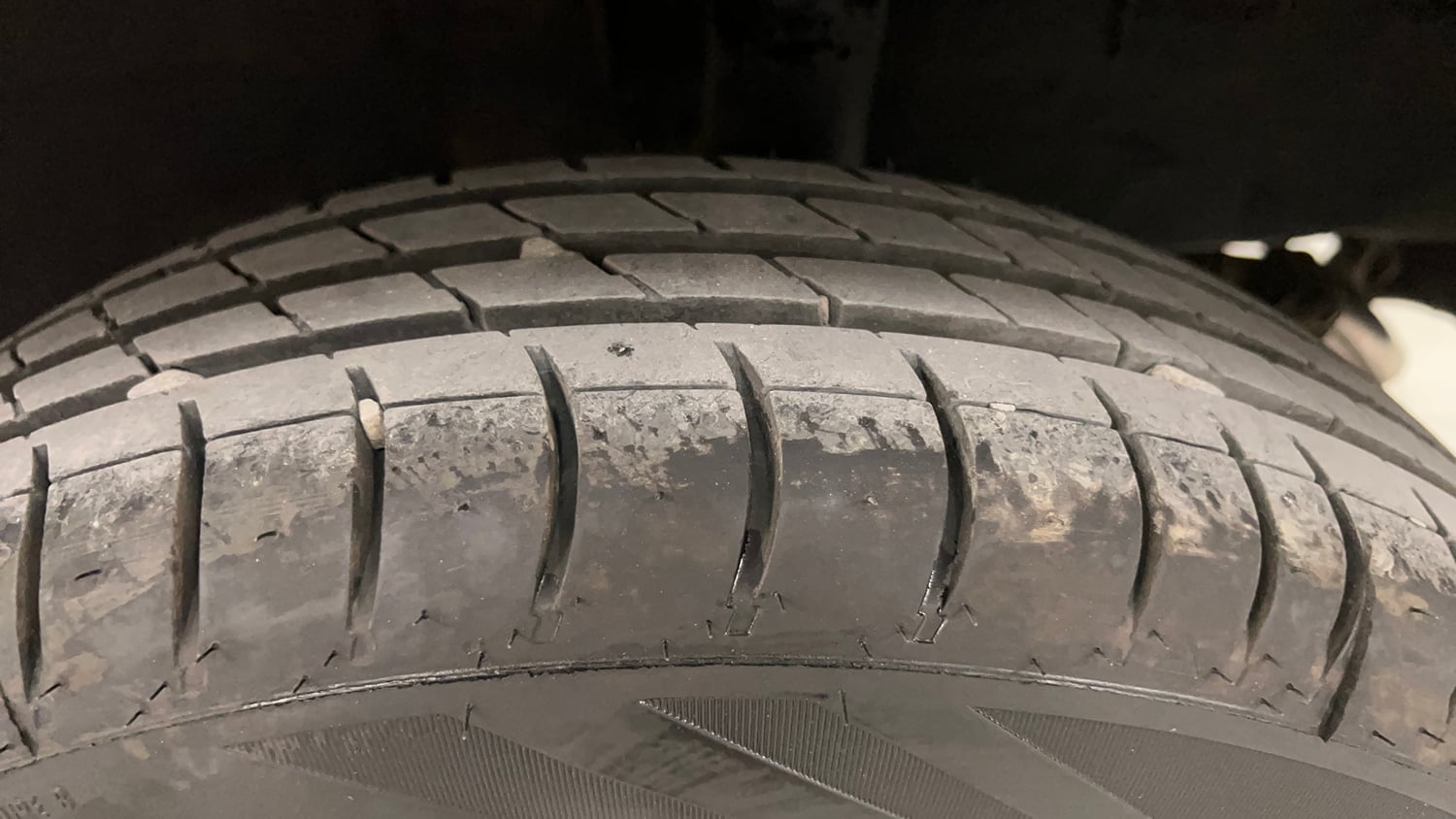 Used 2017 Renault Kwid RXT Petrol Manual tyres LEFT REAR TYRE TREAD VIEW