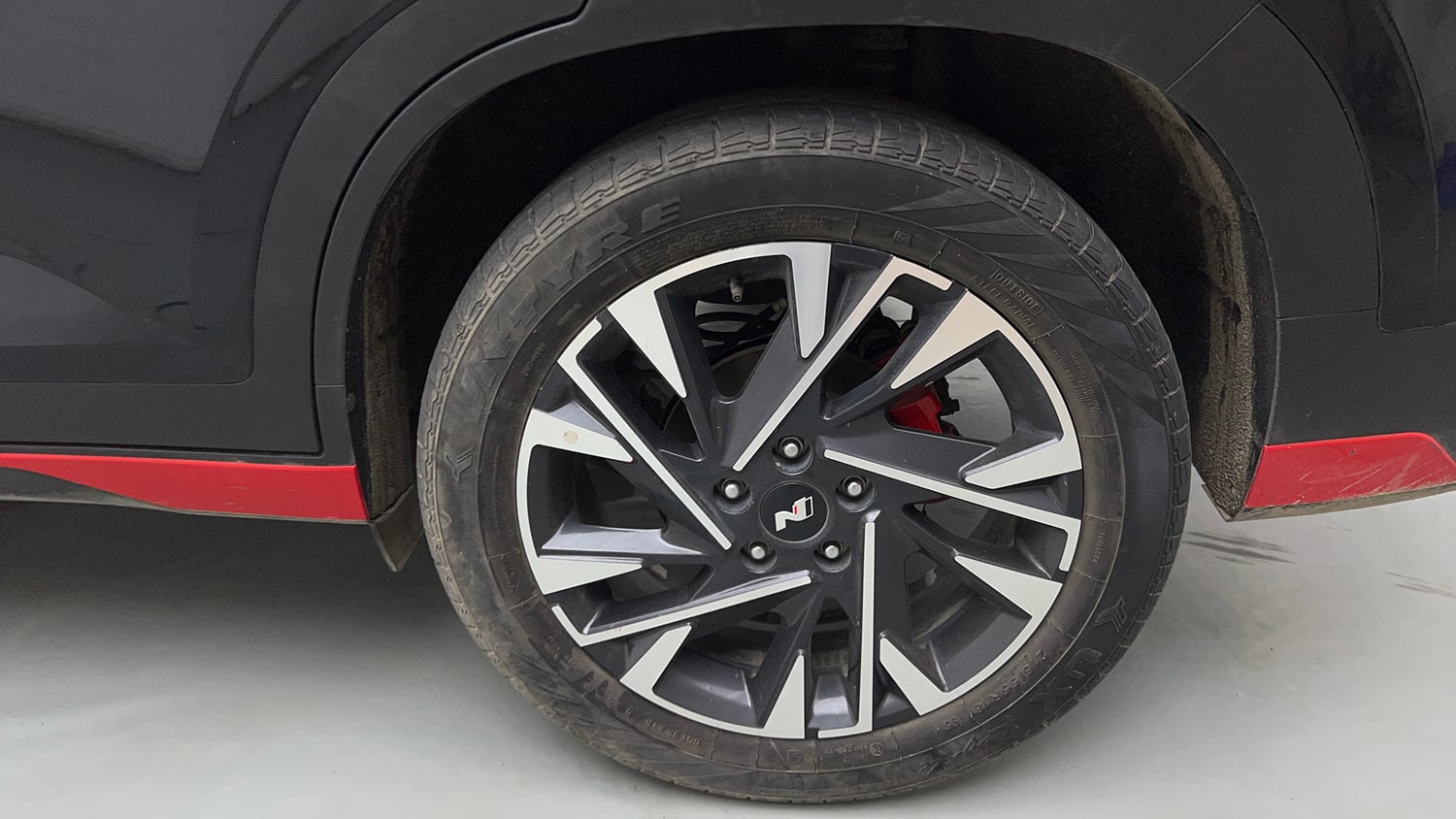 Used 2024 Hyundai Creta N-Line N10 1.5 Turbo DCT Petrol Automatic tyres LEFT REAR TYRE RIM VIEW