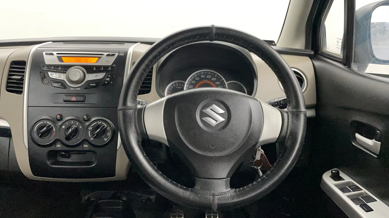 Used 2015 Maruti Suzuki Wagon R VXI Petrol Manual interior STEERING VIEW