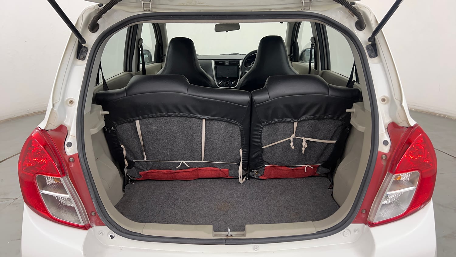 Used 2017 Maruti Suzuki Celerio VXI (O) AMT Petrol Automatic interior DICKY INSIDE VIEW