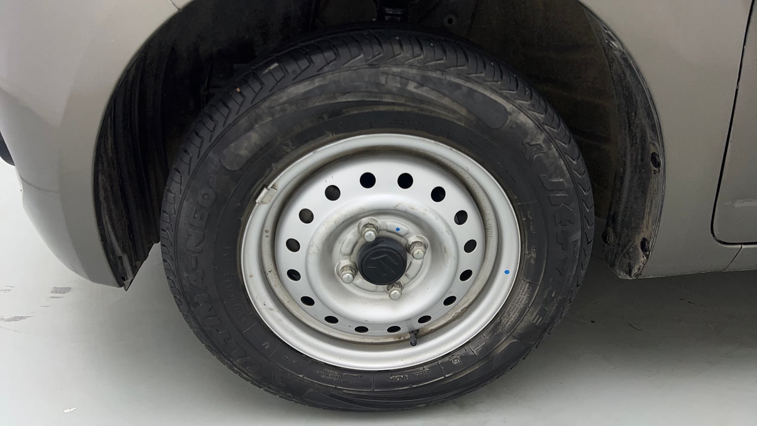 Used 2020 Maruti Suzuki Wagon R 1.0 LXi 1.0 Petrol Manual tyres LEFT FRONT TYRE RIM VIEW